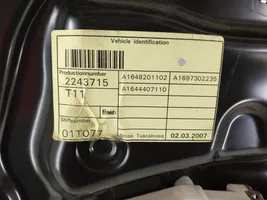 Mercedes-Benz GL X164 Takaikkunan nostomekanismi ilman moottoria 