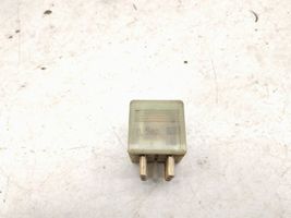 Mercedes-Benz E W124 Cruise control relay 