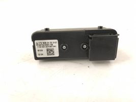 Mercedes-Benz B W246 W242 Muut kytkimet/nupit/vaihtimet 1729050151