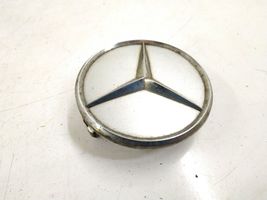 Mercedes-Benz CLK A209 C209 Negamyklinis rato centrinės skylės dangtelis (-iai) 2204000125