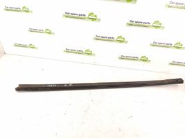 Mercedes-Benz E W211 Rivestimento modanatura del vetro della portiera anteriore A2116900498