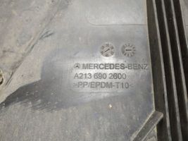 Mercedes-Benz E W213 Moottorin alustan välipohjan roiskesuoja 