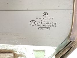 Mercedes-Benz E W124 Szyba karoseryjna tylna 