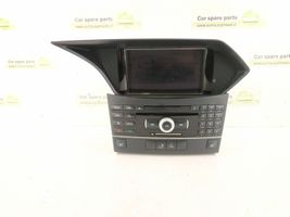 Mercedes-Benz E W212 Panel / Radioodtwarzacz CD/DVD/GPS 