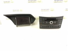 Mercedes-Benz E W212 Panel / Radioodtwarzacz CD/DVD/GPS 