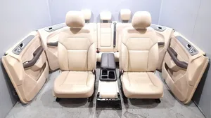 Mercedes-Benz GLE (W166 - C292) Fotele / Kanapa / Boczki / Komplet 