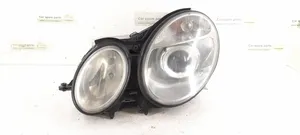 Mercedes-Benz E W211 Lampa przednia 