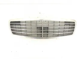 Mercedes-Benz E W211 Atrapa chłodnicy / Grill 