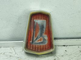 VAZ 2106 Mostrina con logo/emblema della casa automobilistica 21018212016