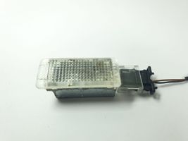 Porsche Cayenne (9PA) Luce interna per portiera anteriore 6L0947415