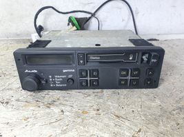 Audi 100 200 5000 C3 Panel / Radioodtwarzacz CD/DVD/GPS 811035186