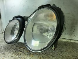 Mercedes-Benz CLK A208 C208 Lampa przednia 147551