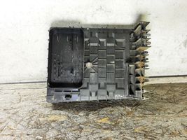 Volkswagen Golf V Module de fusibles 1K0937125A