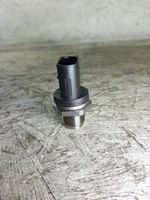 Mercedes-Benz Vito Viano W447 Sensore di pressione del carburante A0009052701