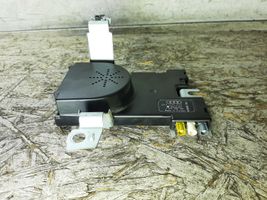 Audi A3 S3 8P Antenas pastiprinātājs 8P4035225