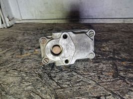 BMW 5 E28 Regulator ciśnienia paliwa 0438140