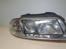 Audi A4 S4 B5 8D Lampa przednia 8D0941004AK