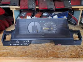 Toyota Corolla E80 Compteur de vitesse tableau de bord 830101A430