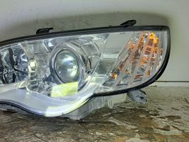 Subaru Outback Lampa przednia 10020959