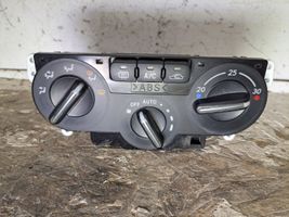 Subaru Impreza II Panel klimatyzacji 72311FE050