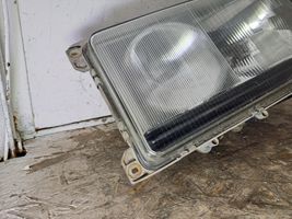 Mercedes-Benz 406 608 Lampa przednia 3018201561