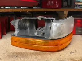 Chrysler Voyager Lampa przednia 5263475