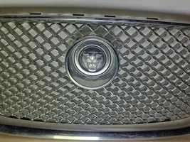 Jaguar XF Grille calandre supérieure de pare-chocs avant 8X23018K28AA