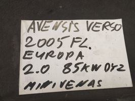 Toyota Avensis Verso Tuhkakuppi (edessä) 7418148010