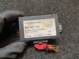 Audi A3 S3 8L Boîtier module alarme 8L0951173
