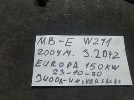 Mercedes-Benz E W211 Un set di maniglie per il soffitto 