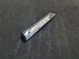 Mercedes-Benz E W211 Rivestimento del vano portaoggetti del cruscotto 204972L