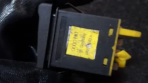 Audi A4 S4 B5 8D Botón interruptor de luz de peligro 