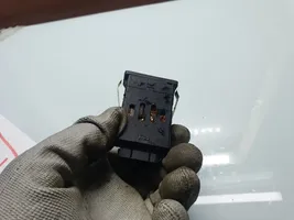 BMW 5 E34 Interrupteur d'éclairage de la cabine dans le panneau 05991210