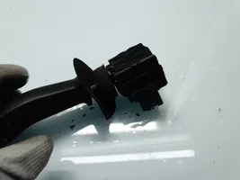 BMW 5 E39 Ручка стеклоочистителей 8352013