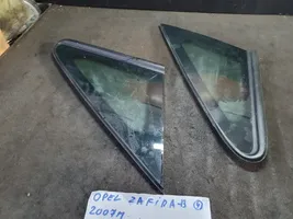 Opel Zafira B Fenêtre triangulaire avant / vitre 43R007951