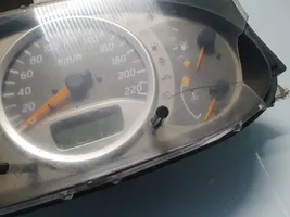 Nissan Almera Tino Geschwindigkeitsmesser Cockpit 