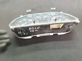 Volkswagen Polo III 6N 6N2 6NF Speedometer (instrument cluster) 