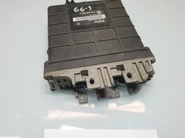 Volkswagen Golf III Calculateur moteur ECU 030906026C