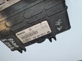 Volkswagen Golf III Calculateur moteur ECU 030906026R