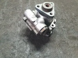 Volkswagen PASSAT B5 Ohjaustehostimen pumppu 8D0145156T