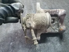 Volkswagen PASSAT B5 Caliper del freno trasero 