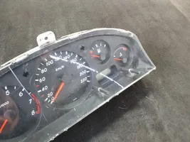 Nissan Almera N16 Geschwindigkeitsmesser Cockpit EE004