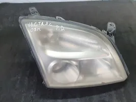 Opel Vectra C Lampa przednia 15588800