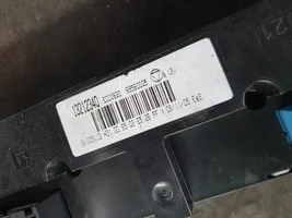 Opel Vectra C Przełącznik / Włącznik nawiewu dmuchawy 13212340