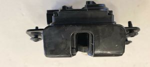 Chevrolet Suburban Tailgate/trunk/boot lock/catch/latch 15934420