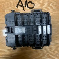 Chevrolet Suburban Fuse module 15093837