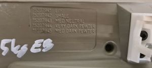 Chevrolet Tahoe Revestimiento de los botones de la parte inferior del panel 15207941