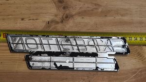 Ford Expedition Logo parafango XL1416B114AA