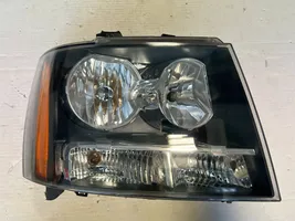 Chevrolet Suburban Lampa przednia 20760579