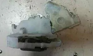 Subaru Impreza II Serratura portiera anteriore 61100FE000